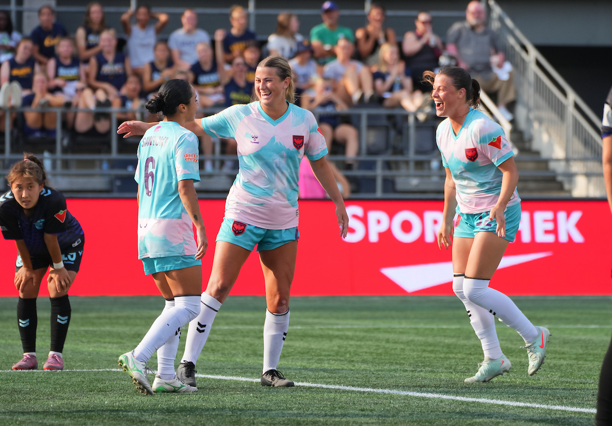 Calgary Wild FC Celebrate First Win over Ottawa Rapid FC