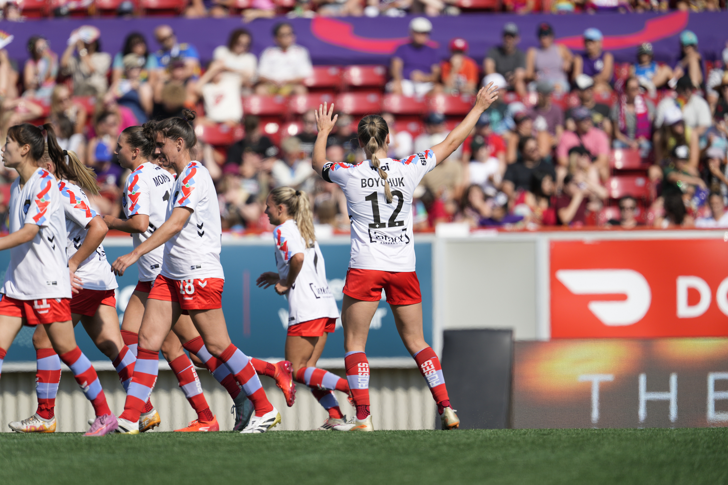 Montréal Roses FC Dazzle in Calgary with 5-0 Pride Match Triumph