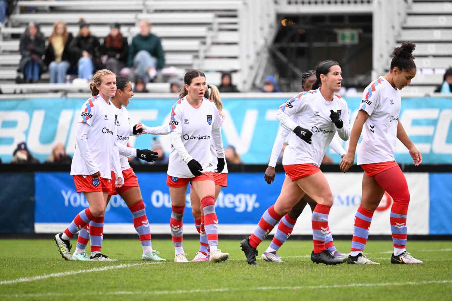 UN MATCH INTENSE EN NOUVELLE ÉCOSSE : LES ROSES À UNE VICTOIRE DU TITRE DEVANT LEURS PARTISANS