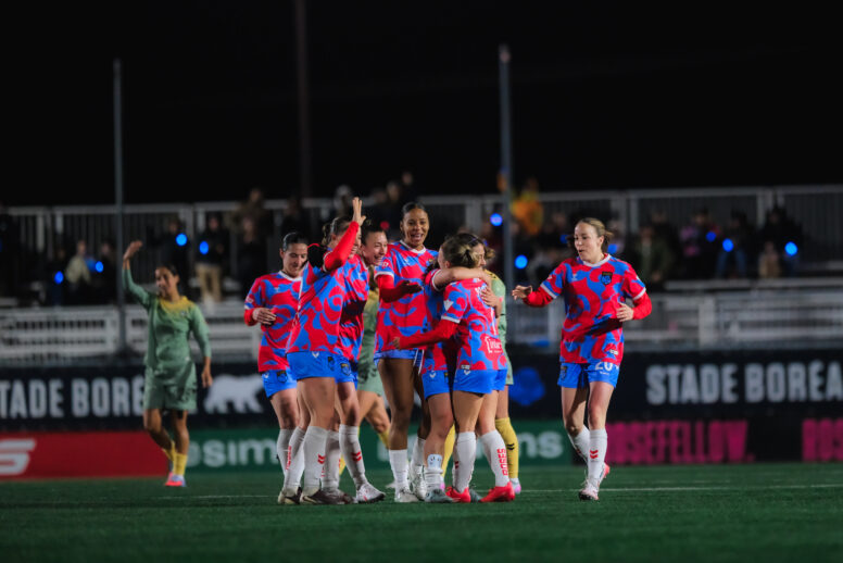 LES ROSES SIGNENT UNE VICTOIRE ÉCLATANTE DE 4-0 FACE AUX CHAMPIONNES EN TITRE