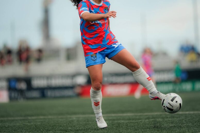 LES ROSES ACCUEILLENT CALGARY AVEC LE SOMMET DE LA SLN EN LIGNE DE MIRE