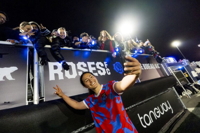 LES ROSES EN QUÊTE D'UNE VICTOIRE FACE AUX CHAMPIONNES EN TITRE