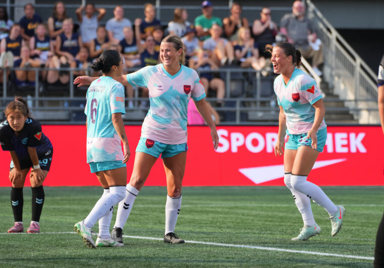 Calgary Wild FC Celebrate First Win over Ottawa Rapid FC