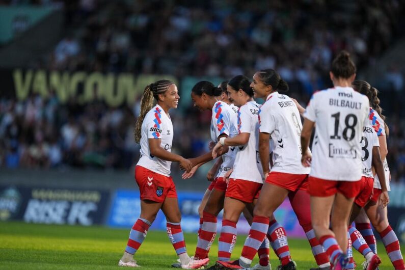 QUATRE BUTEUSES DIFFÉRENTES FONT TOMBER LES CHAMPIONNES EN TITRE