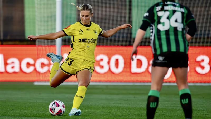 VANCOUVER RISE FC SIGN NEW ZEALAND DEFENDER REBECCA LAKE 